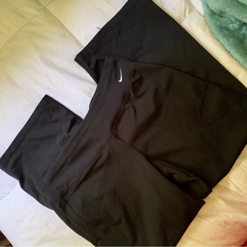Nike straight leg leggings